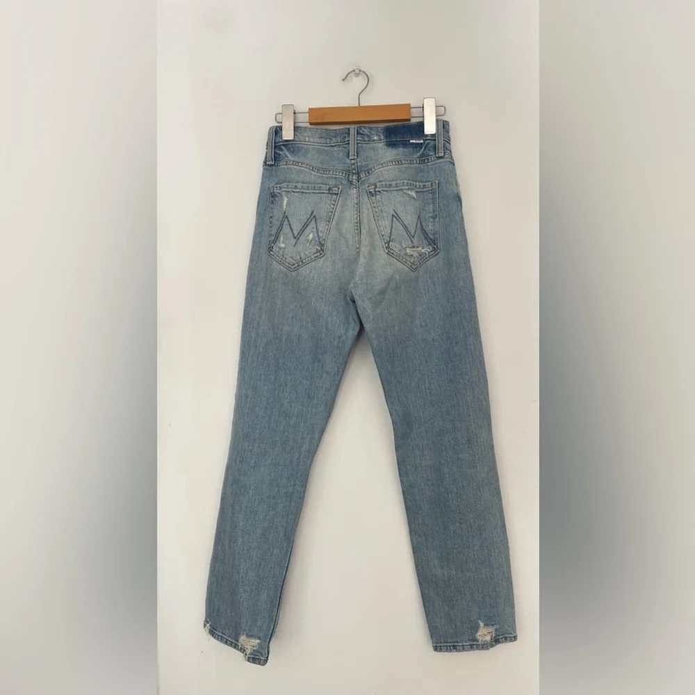 mother The Tomcat in The Confession
Light Blue Distressed Jeans 24 - Picture 8 of 12